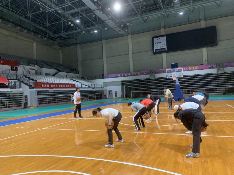 辽宁男篮11分大胜！杨鸣拒绝爆冷，布朗21分爆发，威尔斯21分